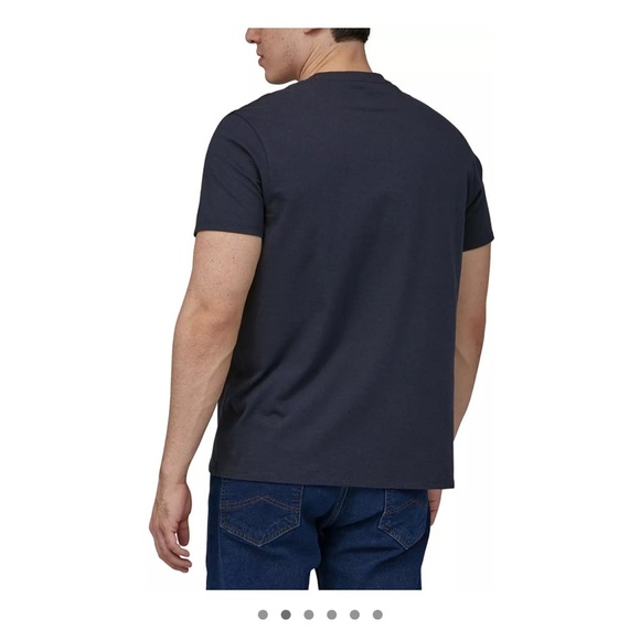 Patagonia Women's Medium Fitz Roy Icon Responsibili-Tee T-Shirt Navy Blue NWT - Picture 11 of 16